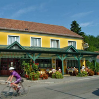 Local Businesses Landgasthof Schmid | Restaurant & Unterkunft in Sitzenberg 